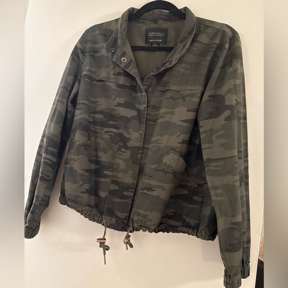 Sanctuary Camo Lightweight Utility Jacket Top with a drawstring hem
